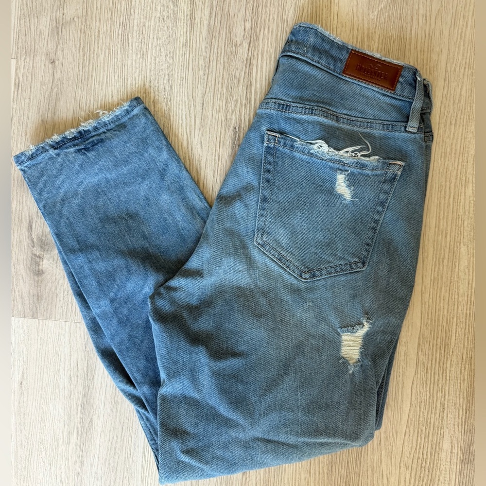 Hollister Curvy High Rise Mom Jean
